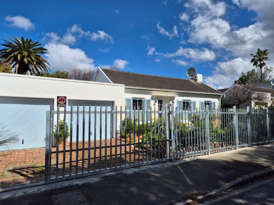 4 Bedroom Property for Sale in Diep River Western Cape